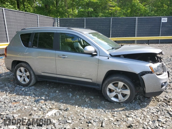 2017 Jeep Compass High Altitude with VIN 1C4NJDEBXHD191404, listed as a Copart auction lot 57209015 with 60,532 mi miles and Salvage title. Bid and sale history available at DreamBid. Image 4.