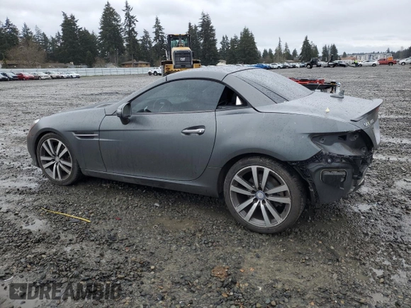 2017 Mercedes-Benz SLC 300 z VIN WDDPK3JA9HF133128, wystawiony jako Copart lot #49332575 z przebiegiem Nie podano mil oraz Szkoda całkowita • Salvage title. Historia ofert i sprzedaży dostępna na DreamBid. Obrazek 2.