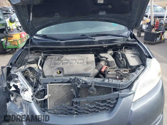 2009 Toyota Matrix with VIN 2T1KU40E79C163666, listed as a IAAI auction lot 41708972 with 182,808 mi miles and . Bid and sale history available at carsss.com. Image 10.