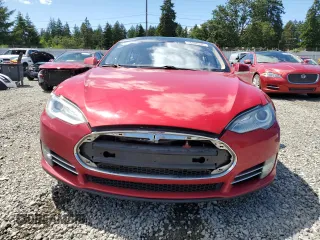 2013 Tesla Model S with VIN 5YJSA1DN0DFP08399, listed as a Copart auction lot 58848335 with 162,476 mi miles and Clean title. Bid and sale history available at DreamBid. Image 5.