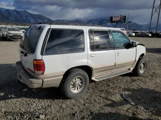2000 Mercury Mountaineer with VIN 4M2DU66P8YUJ15148, listed as a Copart auction lot 84107204 with 194,511 mi miles and Salvage Title. Bid and sale history available at carsss.com. Image 3.