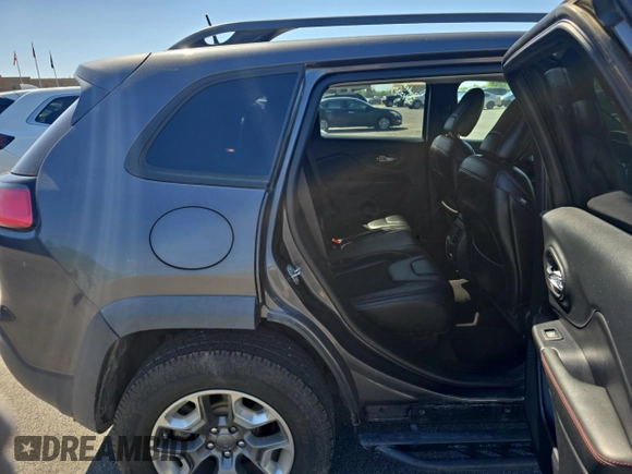 2019 Jeep Cherokee Trailhawk with VIN 1C4PJMBX0KD198278, listed as a Copart auction lot 55134705 with 175,999 mi miles and Clean Title. Bid and sale history available at DreamBid. Image 6.