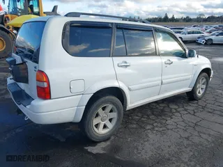 2002 Suzuki XL-7 Standard with VIN JS3TX92V824125363, listed as a IAAI auction lot 41221270 with 190,034 mi miles. Bid and sale history available at carsss.com. Image 4.