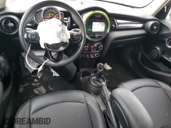 2021 MINI Hardtop 4 Door Oxford Edition with VIN WMWXU7C08M2N64039, listed as a Copart auction lot 83329254 with 31,549 mi miles and Non repairable. Bid and sale history available at DreamBid. Image 8.