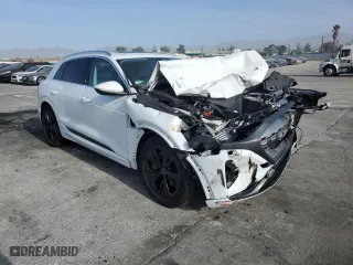 2024 Audi Q8 e-tron Premium Plus with VIN WA15AAGE5RB007032, listed as a Copart auction lot 86919704 with 0 mi miles and Salvage Title. Bid and sale history available at carsss.com. Image 4.