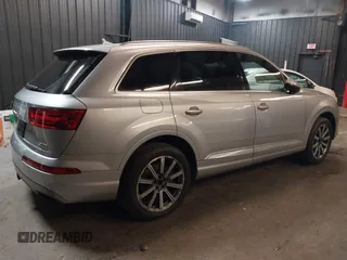 2017 Audi Q7 Premium Plus with VIN WA1LAAF76HD035953, listed as a IAAI auction lot 41816166 with 132,149 mi miles. Bid and sale history available at carsss.com. Image 4.
