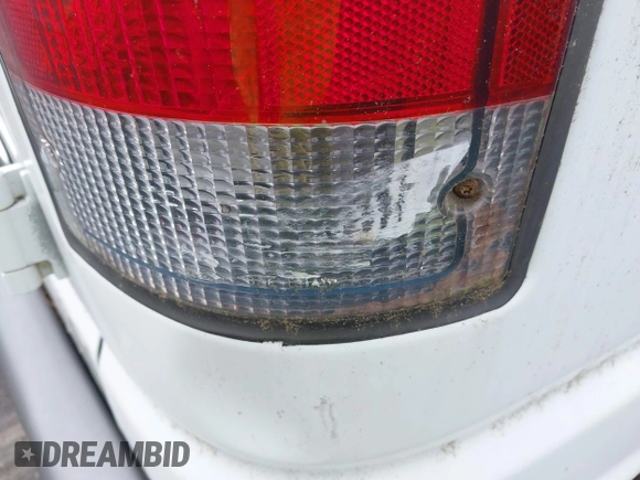 2003 Ford Econoline Passenger XL с VIN 1FBNE31L13HB41347, выставлен на аукционе IAAI как лот 42448319 с пробегом 58 602 миль миль и . История ставок и продаж доступна на DreamBid. Изображение 13.
