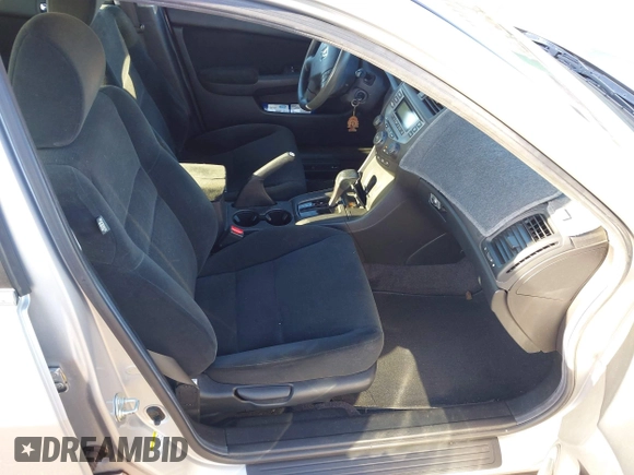 2007 Honda Accord LX z VIN 1HGCM56497A009813, wystawiony jako IAAI lot #42162974 z przebiegiem 81 513 mil mil oraz . Historia ofert i sprzedaży dostępna na DreamBid. Obrazek 5.