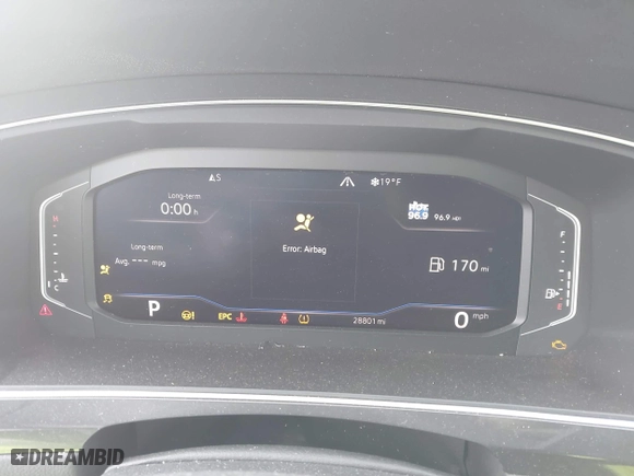 2020 Volkswagen Tiguan SE with VIN 3VV2B7AXXLM093989, listed as a IAAI auction lot 41599430 with 28,801 mi miles. Bid and sale history available at carsss.com. Image 7.