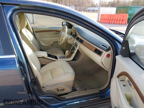 2008 Volvo S80 3.2L with VIN YV1AS982081072485, listed as a IAAI auction lot 41687898 with 1 mi miles. Bid and sale history available at carsss.com. Image 5.