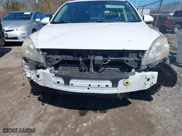 2011 Mazda Mazda3 s Sport with VIN JM1BL1K67B1422593, listed as a IAAI auction lot 42008239 with 112,793 mi miles. Bid and sale history available at carsss.com. Image 6.
