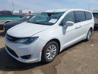 2018 Chrysler Pacifica Touring Plus with VIN 2C4RC1FG8JR125229, listed as a IAAI auction lot 41907817 with 107,914 mi miles and . Bid and sale history available at DreamBid. Image 17.