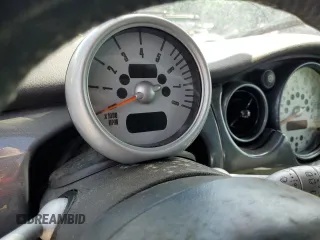 2005 MINI Hardtop с VIN WMWRC33495TJ66986, выставлен на аукционе Copart как лот 61852735 с пробегом Не указан миль и Списание • Salvage title. История ставок и продаж доступна на DreamBid. Изображение 9.