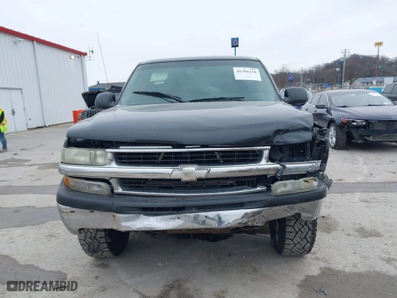 2003 Chevrolet Tahoe LS with VIN 1GNEC13V73R139530, listed as a IAAI auction lot 41598138 with 337,245 mi miles. Bid and sale history available at carsss.com. Image 12.