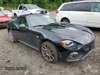 2018 FIAT 124 Spider Abarth z VIN JC1NFAEK6J0135812, wystawiony jako Copart lot #61188194 z przebiegiem 36 852 mil mil oraz Szkody całkowita. Historia ofert i sprzedaży dostępna na DreamBid. Obrazek 4.