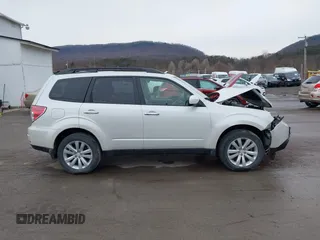 2012 Subaru Forester X Limited z VIN JF2SHBEC6CH445754, wystawiony jako IAAI lot #41863105 z przebiegiem 62 394 mil mil oraz . Historia ofert i sprzedaży dostępna na DreamBid. Obrazek 14.