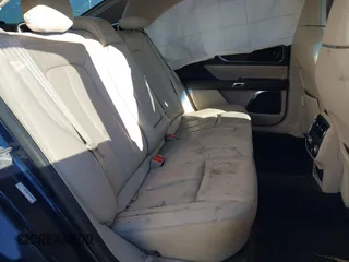 2017 Lincoln Continental Reserve z VIN 1LN6L9NC9H5609249, wystawiony jako IAAI lot #40685968 z przebiegiem 103 051 mil mil oraz . Historia ofert i sprzedaży dostępna na DreamBid. Obrazek 8.