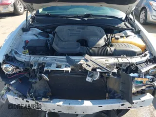 2017 Chrysler 300 Limited with VIN 2C3CCAAG1HH512125, listed as a IAAI auction lot 41677409 with 203,352 mi miles. Bid and sale history available at carsss.com. Image 10.