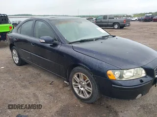 2007 Volvo S60 2.5L Turbo с VIN YV1RH592772611525, выставлен на аукционе IAAI как лот 42110147 с пробегом 179 928 миль миль и . История ставок и продаж доступна на DreamBid. Изображение 1.