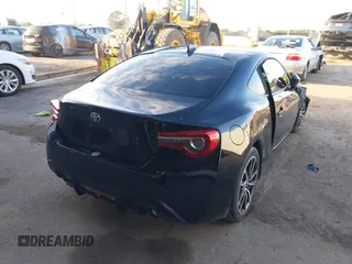2020 Toyota 86 with VIN JF1ZNAA11L8752565, listed as a IAAI auction lot 41637801 with 46,081 mi miles. Bid and sale history available at carsss.com. Image 4.
