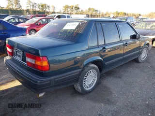 1993 Volvo 900 GLS z VIN YV1JS8833P3120728, wystawiony jako IAAI lot #41766825 z przebiegiem 144 552 mil mil oraz . Historia ofert i sprzedaży dostępna na DreamBid. Obrazek 4.