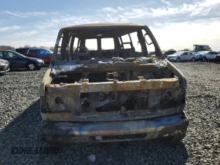 2003 Ford Econoline Passenger XL z VIN 1FBSS31LX3HA93522, wystawiony jako Copart lot #49734755 z przebiegiem Nie podano mil oraz Nie do naprawy • Non repairable. Historia ofert i sprzedaży dostępna na DreamBid. Obrazek 5.