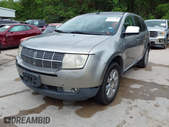 2008 Lincoln MKX with VIN 2LMDU68C58BJ11726, listed as a IAAI auction lot 42146388 with 146,293 mi miles. Bid and sale history available at carsss.com. Image 2.