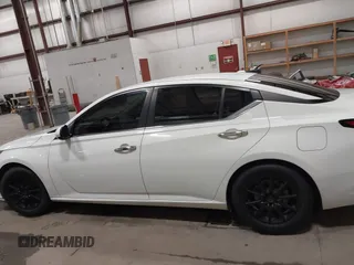 2019 Nissan Altima S with VIN 1N4BL4BV9KC239599, listed as a IAAI auction lot 41975983 with 115,245 mi miles and . Bid and sale history available at carsss.com. Image 14.