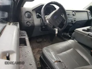 2013 Ford F-250 XLT with VIN 1FT7X2ATXDEA89535, listed as a Copart auction lot 45032825 with 304,653 mi miles and Clean title. Bid and sale history available at DreamBid. Image 8.