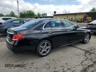 2019 Mercedes-Benz E 300 с VIN WDDZF4KB1KA639339, выставлен на аукционе Copart как лот 56724695 с пробегом 27 003 миль миль и Списание • Salvage title. История ставок и продаж доступна на DreamBid. Изображение 3.