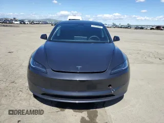2024 Tesla Model 3 z VIN 5YJ3E1EA9RF820808, wystawiony jako Copart lot #51255605 z przebiegiem 12 216 mil mil oraz Szkody całkowita. Historia ofert i sprzedaży dostępna na DreamBid. Obrazek 5.