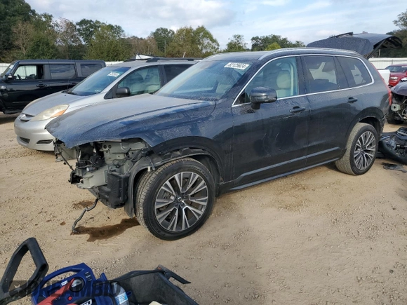2021 Volvo XC90 Momentum with VIN YV4A221K0M1710832, listed as a Copart auction lot 82125624 with 47,023 mi miles and Salvage Title. Bid and sale history available at carsss.com. Image 1.