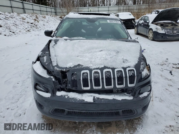2017 Jeep Cherokee Latitude with VIN 1C4PJLCS3HW577804, listed as a Copart auction lot 86974364 with 92,744 mi miles and Clean Title. Bid and sale history available at carsss.com. Image 5.