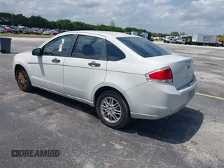 2009 Ford Focus SE with VIN 1FAHP35N49W144218, listed as a IAAI auction lot 41966945 with 207,224 mi miles. Bid and sale history available at carsss.com. Image 3.