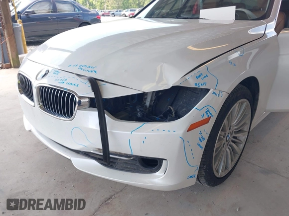 2013 BMW 3 Series 328i с VIN WBA3A5G58DNP19818, выставлен на аукционе IAAI как лот 42315026 с пробегом 133 510 миль миль и . История ставок и продаж доступна на DreamBid. Изображение 6.
