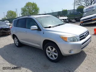 2008 Toyota RAV4 Ltd with VIN JTMBD31V486074748, listed as a IAAI auction lot 42121498 with 220,597 mi miles. Bid and sale history available at carsss.com. Image 1.