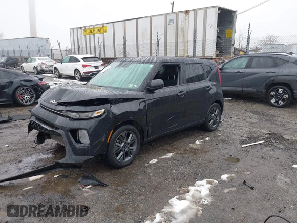 2022 Kia Soul EX with VIN KNDJ33AU1N7803820, listed as a IAAI auction lot 41574877 with 55,340 mi miles. Bid and sale history available at carsss.com. Image 2.