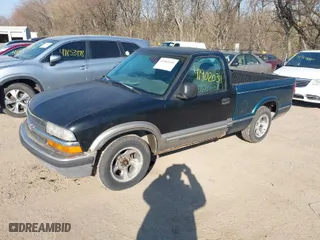 1998 Chevrolet S-10 LS with VIN 1GCCS1443W8144467, listed as a IAAI auction lot 41902031 with 399,830 mi miles. Bid and sale history available at carsss.com. Image 2.