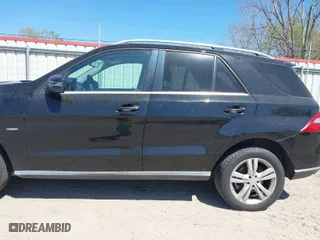 2012 Mercedes-Benz M-Class ML 350 with VIN 4JGDA5HBXCA083920, listed as a IAAI auction lot 41822392 with 226,565 mi miles. Bid and sale history available at carsss.com. Image 14.