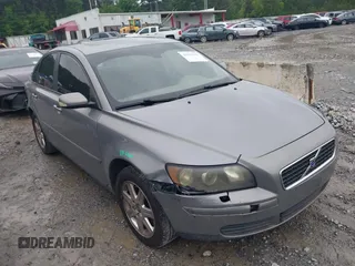 2006 Volvo S40 2.4L z VIN YV1MS382162195052, wystawiony jako IAAI lot #42191212 z przebiegiem 177 112 mil mil oraz . Historia ofert i sprzedaży dostępna na DreamBid. Obrazek 1.