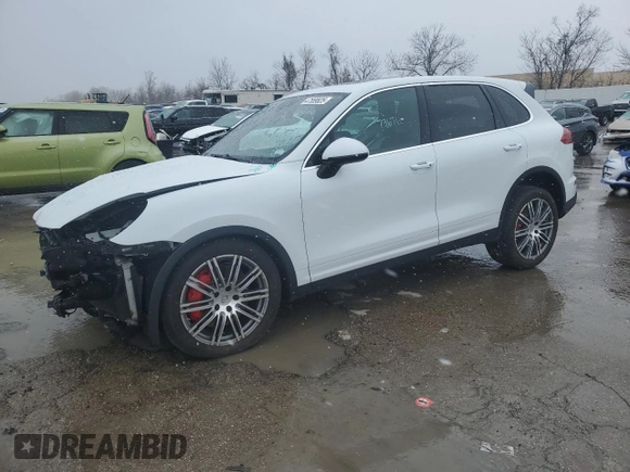 2015 Porsche Cayenne Turbo z VIN WP1AC2A26FLA80496, wystawiony jako Copart lot #47559825 z przebiegiem 75 169 mil mil oraz Czysty tytuł • Clean title. Historia ofert i sprzedaży dostępna na DreamBid. Obrazek 1.