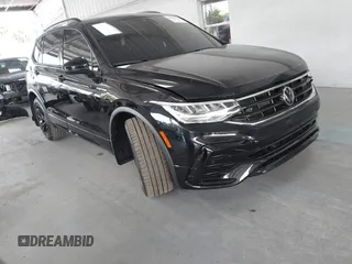 2024 Volkswagen Tiguan SE R-Line Black с VIN 3VVCB7AX4RM106944, выставлен на аукционе IAAI как лот 42121362 с пробегом 11 777 миль миль и . История ставок и продаж доступна на DreamBid. Изображение 1.
