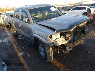 2021 Toyota Tacoma SR z VIN 3TMCZ5AN5MM386394, wystawiony jako IAAI lot #41821364 z przebiegiem 54 070 mil mil oraz . Historia ofert i sprzedaży dostępna na DreamBid. Obrazek 1.