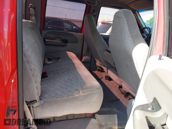 2000 Ford F-350 XL with VIN 3FTSW30F7YMA33373, listed as a IAAI auction lot 42512365 with 318,628 mi miles and . Bid and sale history available at DreamBid. Image 8.