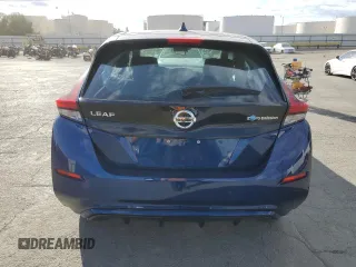 2021 Nissan LEAF S z VIN 1N4AZ1BV1MC556031, wystawiony jako Copart lot #48260205 z przebiegiem 3 961 mil mil oraz Szkoda całkowita • Salvage title. Historia ofert i sprzedaży dostępna na DreamBid. Obrazek 6.