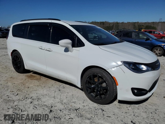 2018 Chrysler Pacifica Touring L Plus with VIN 2C4RC1EG3JR168247, listed as a Copart auction lot 49660405 with 262,393 mi miles and Salvage title. Bid and sale history available at DreamBid. Image 4.