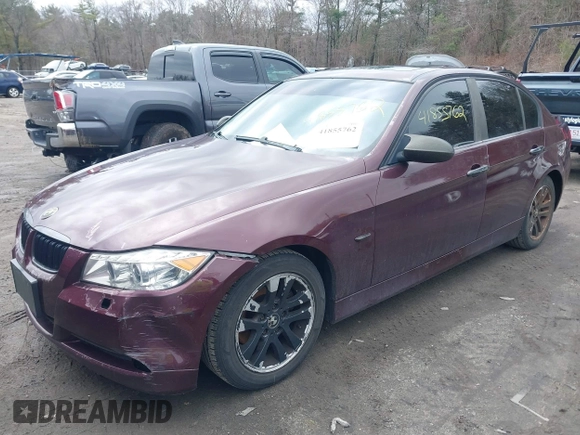 2007 BMW 3 Series 328xi z VIN WBAVC73577KP35907, wystawiony jako IAAI lot #41855762 z przebiegiem 159 594 mil mil oraz . Historia ofert i sprzedaży dostępna na DreamBid. Obrazek 2.