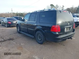 2006 Lincoln Navigator Luxury with VIN 5LMFU27506LJ23826, listed as a IAAI auction lot 41282180 with 195,184 mi miles. Bid and sale history available at carsss.com. Image 3.