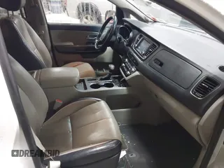 2019 Kia Sedona LX with VIN KNDMB5C11K6500813, listed as a IAAI auction lot 41570570 with 104,480 mi miles. Bid and sale history available at carsss.com. Image 5.