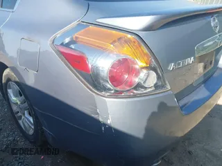 2011 Nissan Altima 2.5 S with VIN 1N4AL2AP4BC168766, listed as a IAAI auction lot 41993926 with 175,382 mi miles. Bid and sale history available at carsss.com. Image 6.